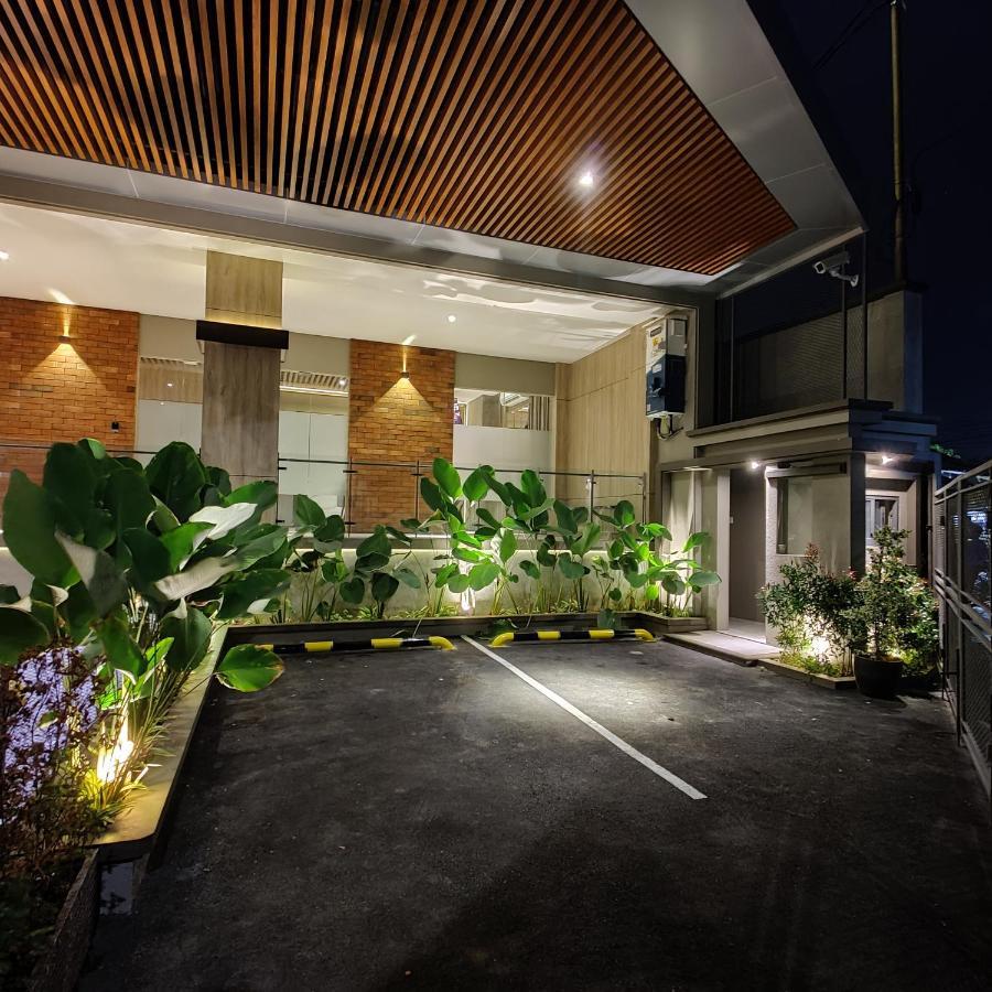 The Mango Suites By Flat06 Jakarta Exterior photo